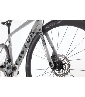 Factor O2 VAM Carbon AXS 12V